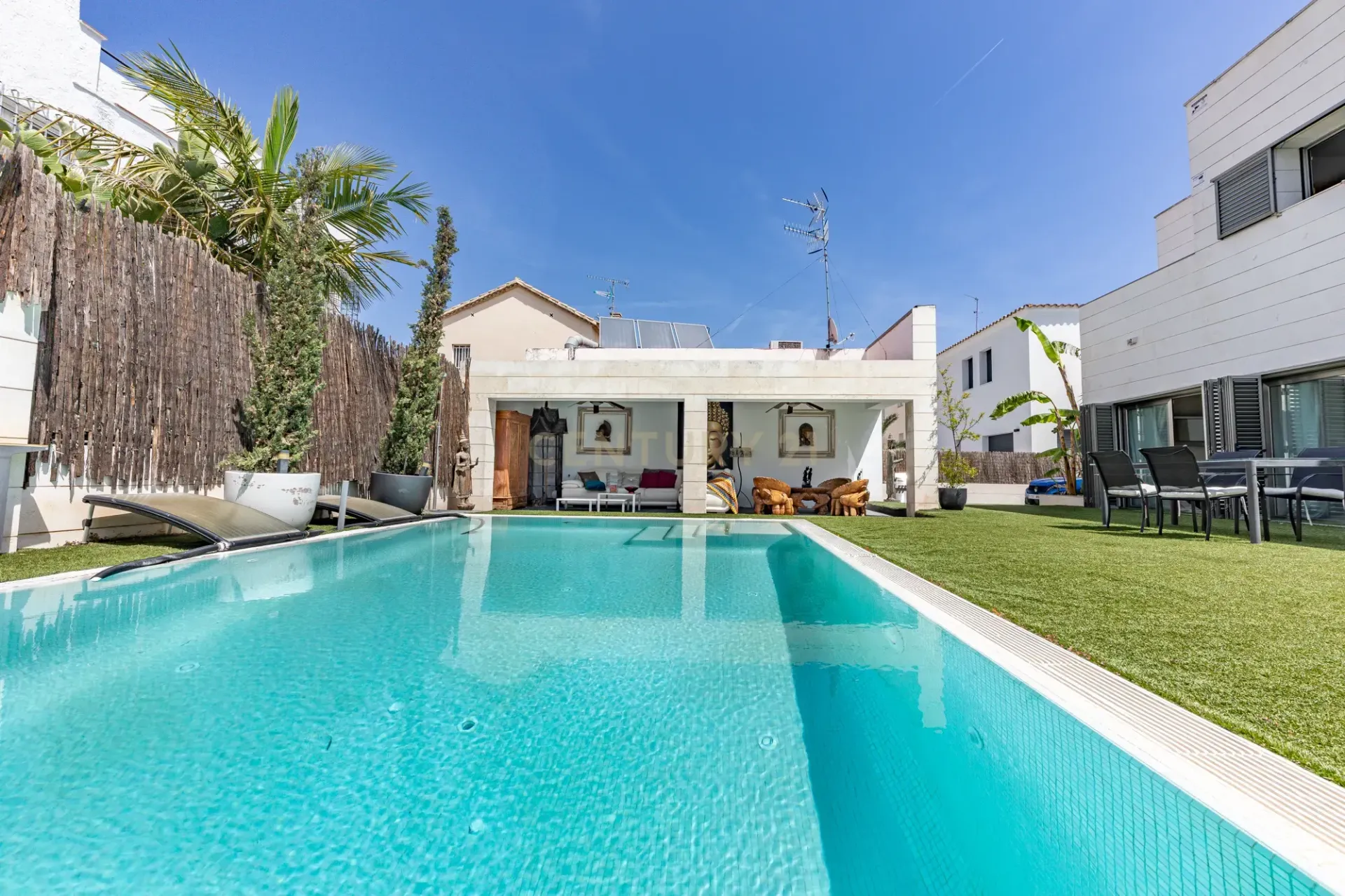 House à Sitges, Barcelona, Espagne 3 chambres, 412 m2 No. 166877