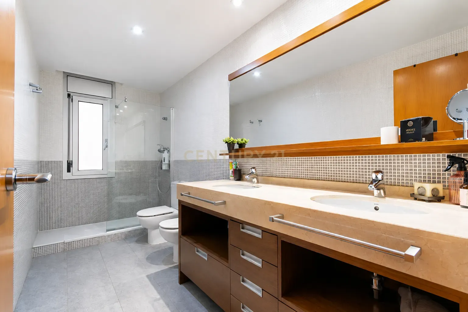 Appartamento a Santa Coloma de Gramenet, Barcelona, Spagna 4 camere da letto, 199 mq. N° 167060