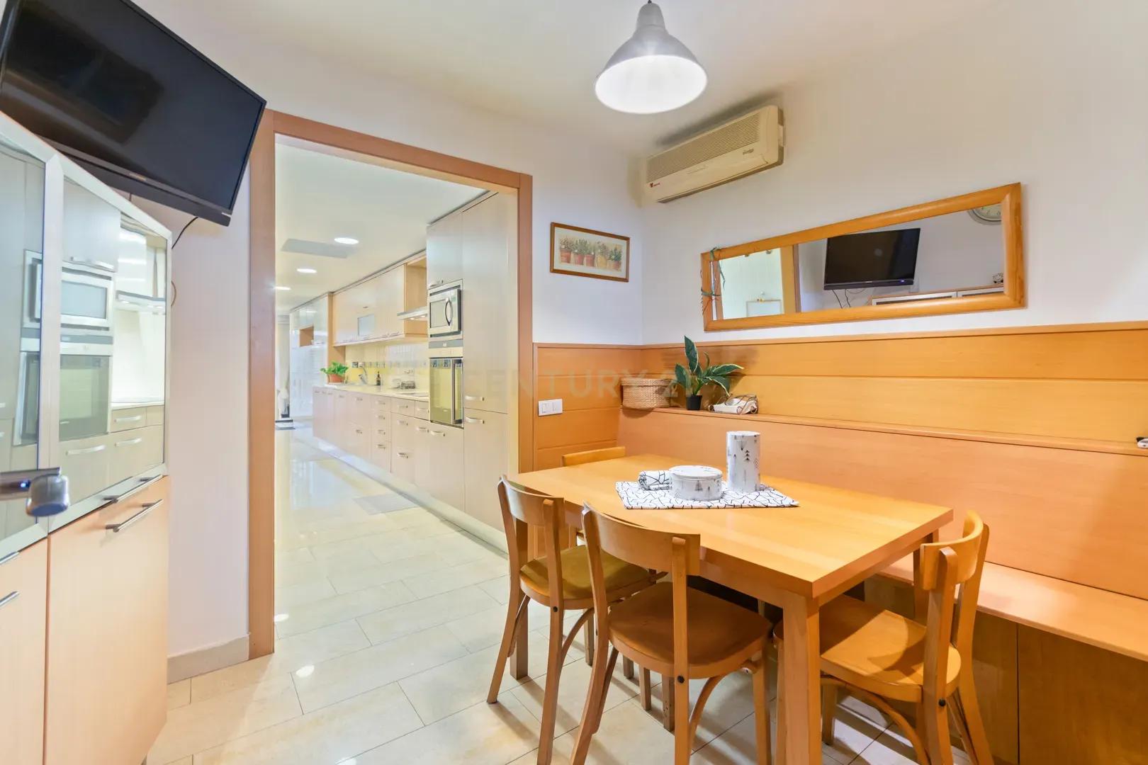 Appartamento a Santa Coloma de Gramenet, Barcelona, Spagna 4 camere da letto, 199 mq. N° 167060