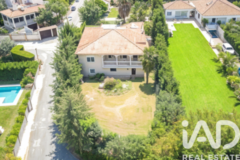 Māja Marbella, Malaga, Spānijā 4 istabas, 229 m2 Nr. 172808