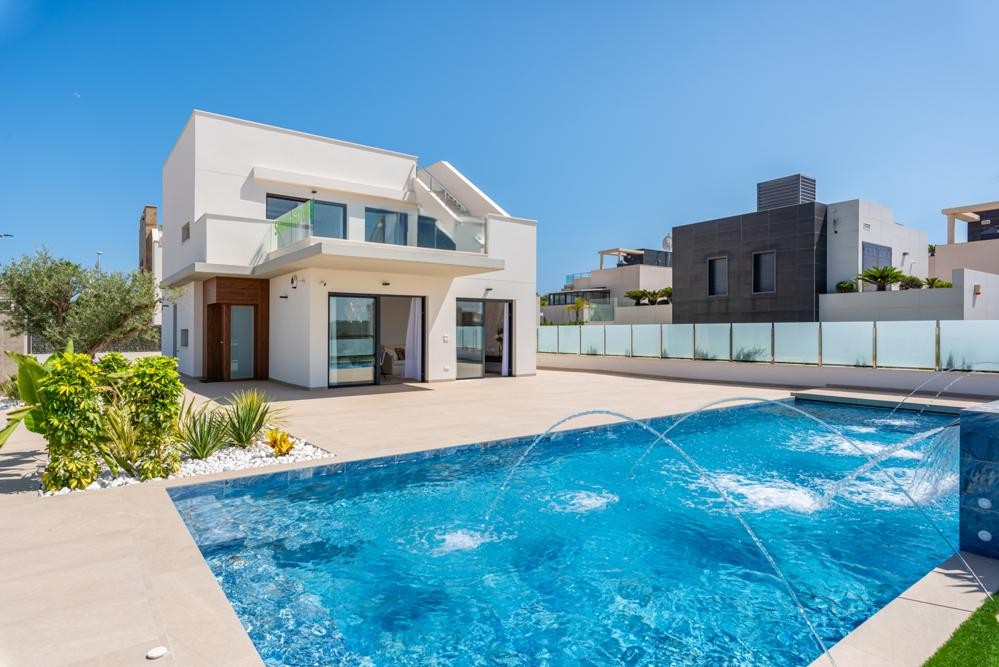 Villa a Dehesa De Campoamor, Alicante, Spagna 3 camere da letto, 242 mq. N° 154466