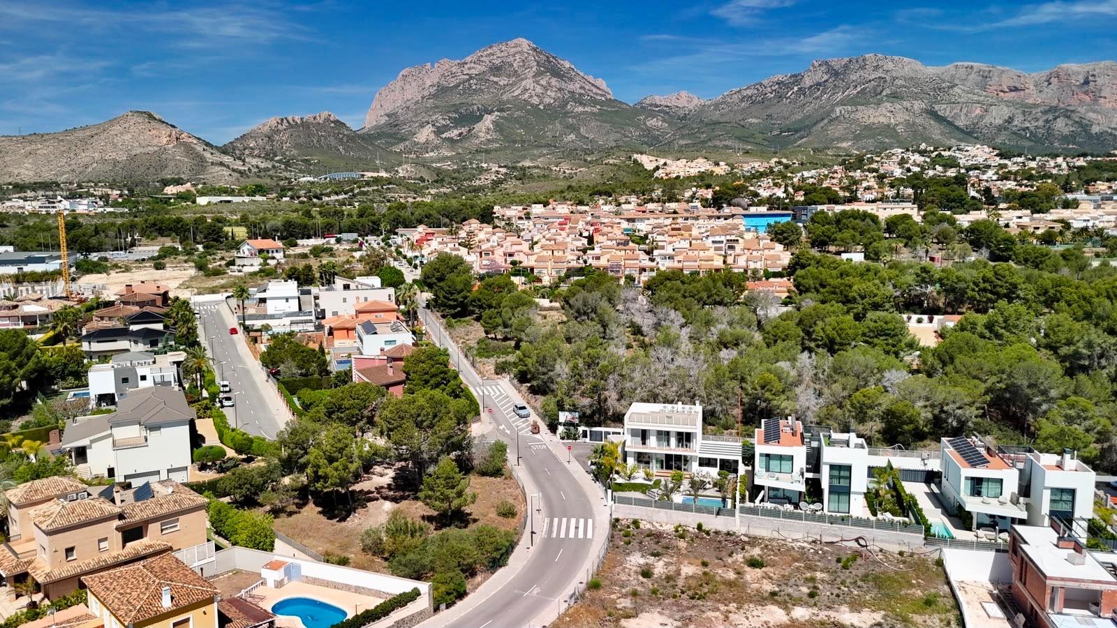 Villa à La Nucia, Alicante, Espagne 4 chambres, 200 m2 No. 168360