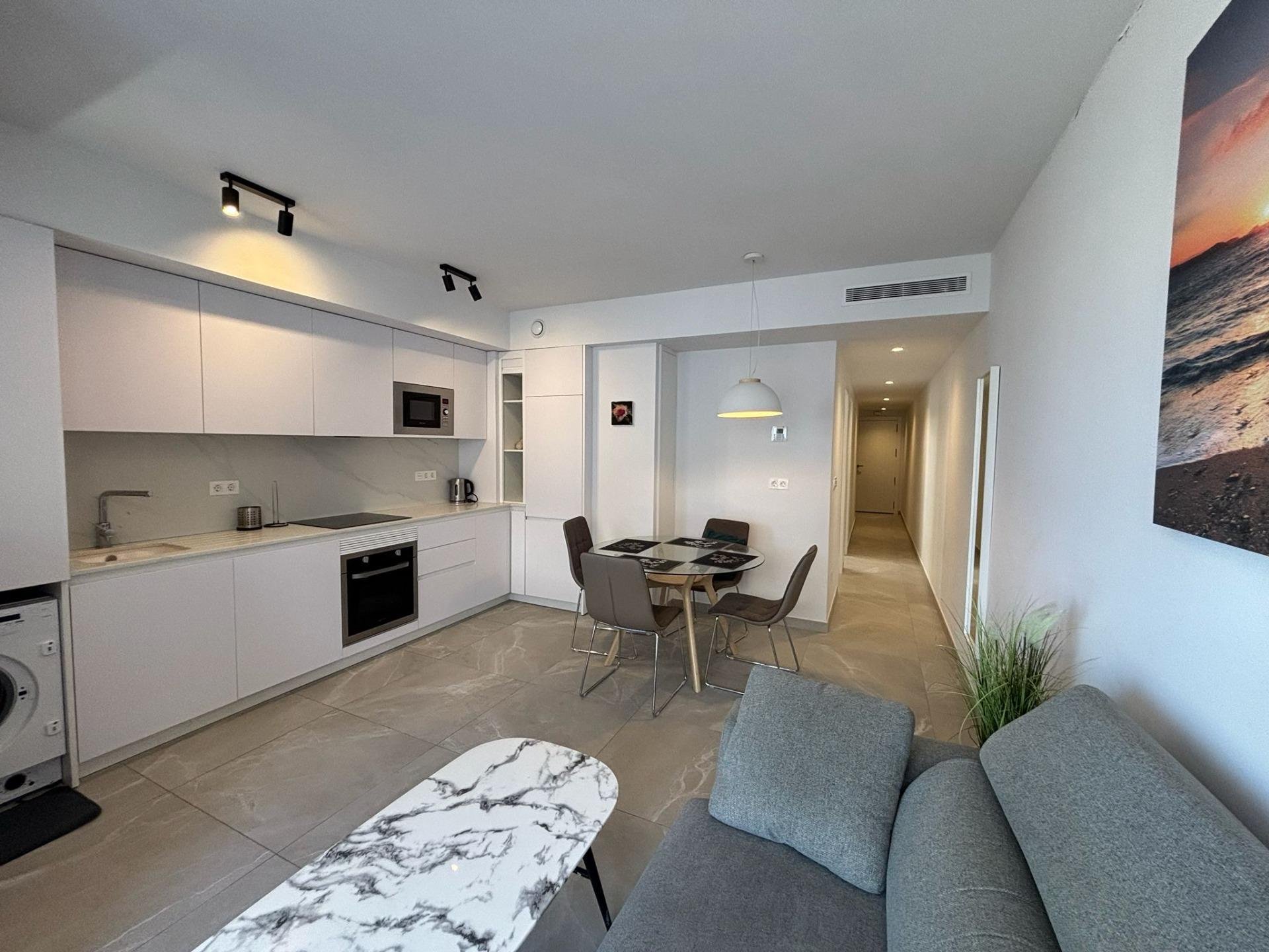 Apartamento en Torrevieja, Alicante, España 2 dormitorios, 62 m2 No. 168362