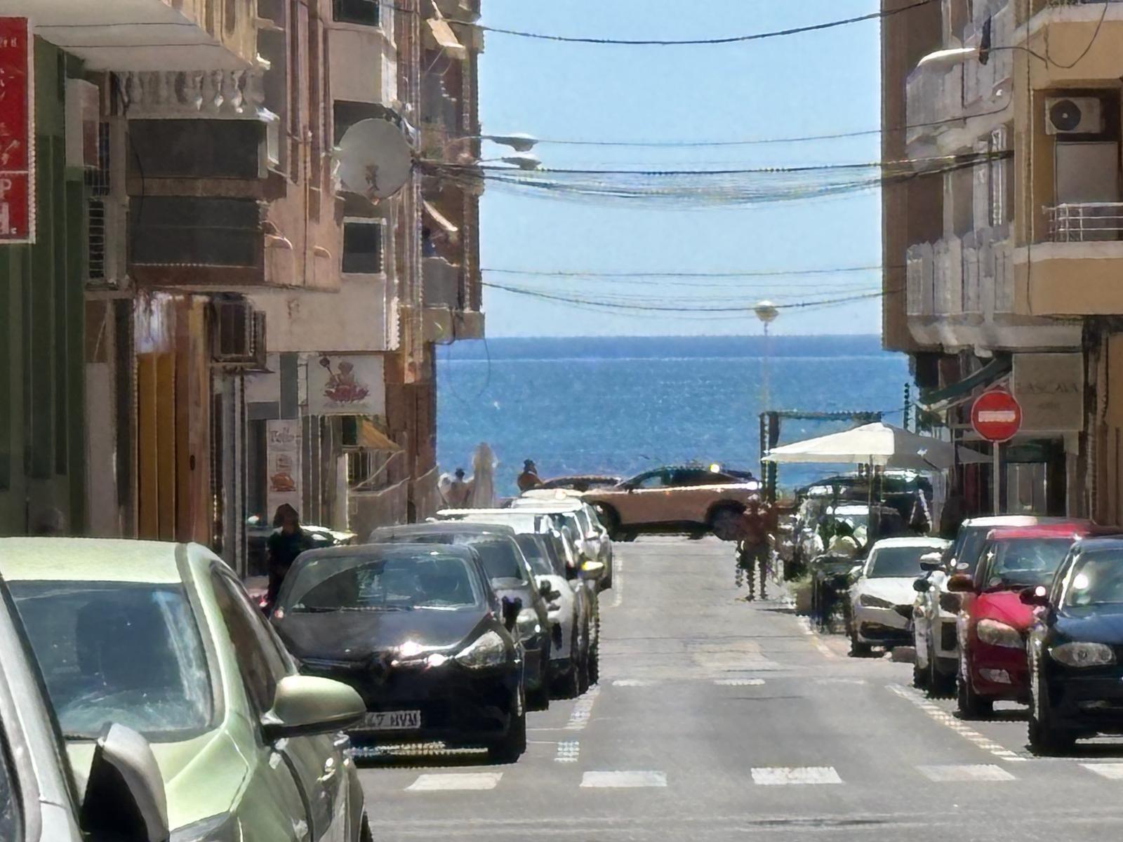 Apartamento en Torrevieja, Alicante, España 2 dormitorios, 62 m2 No. 168362