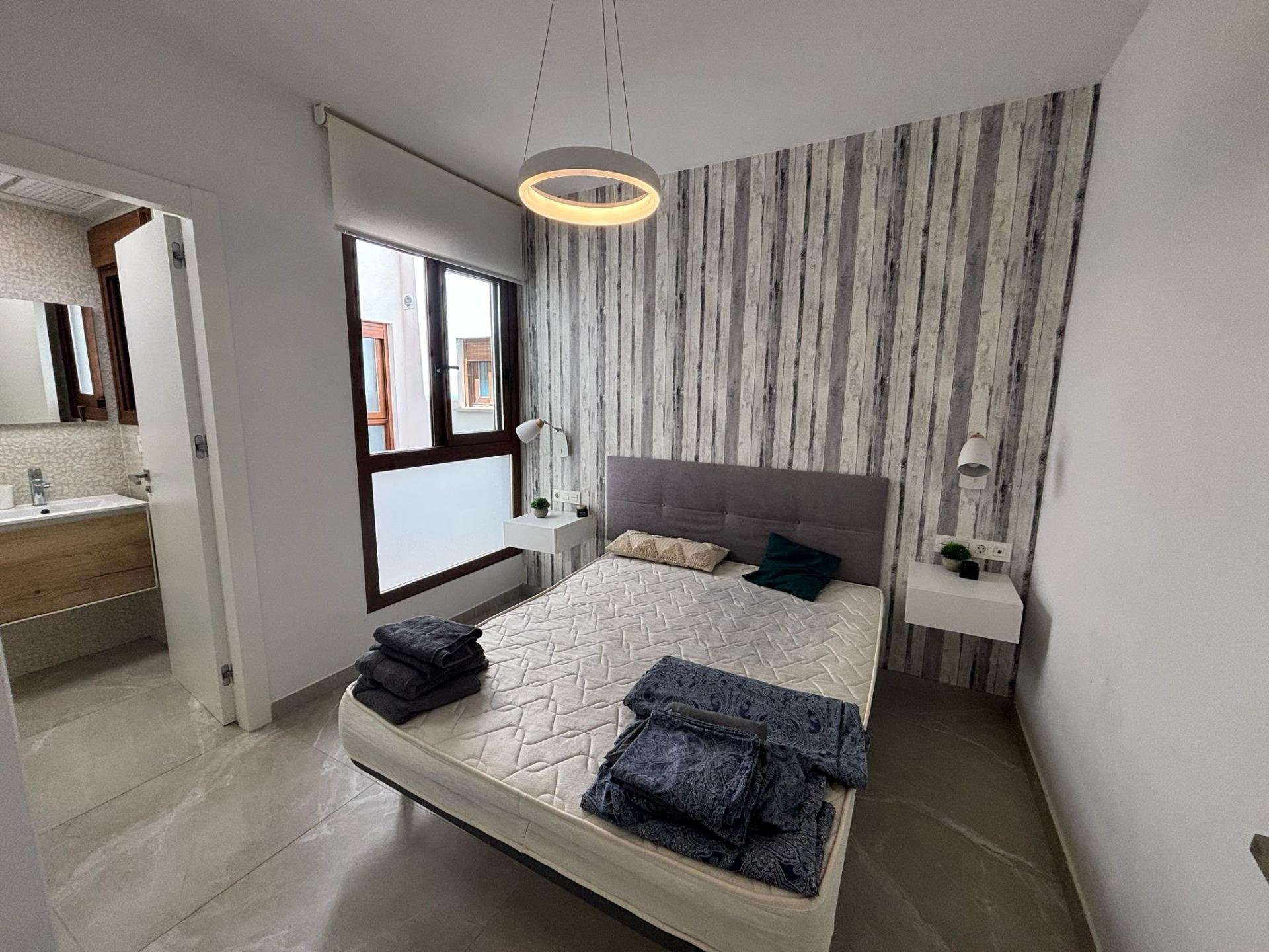 Apartamento en Torrevieja, Alicante, España 2 dormitorios, 62 m2 No. 168362