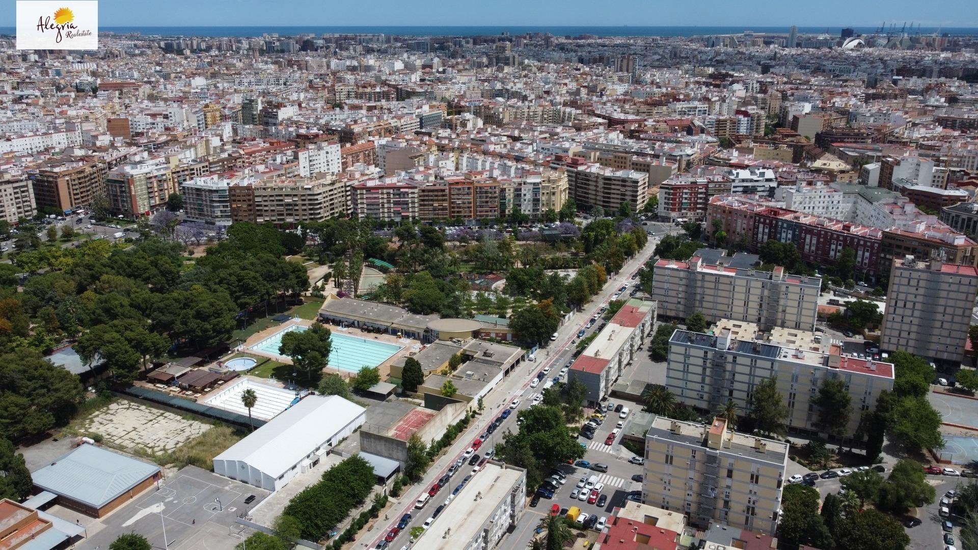 Wohnung in Valencia, Spanien 1 Schlafzimmer, 76 m2 Nr. 167768
