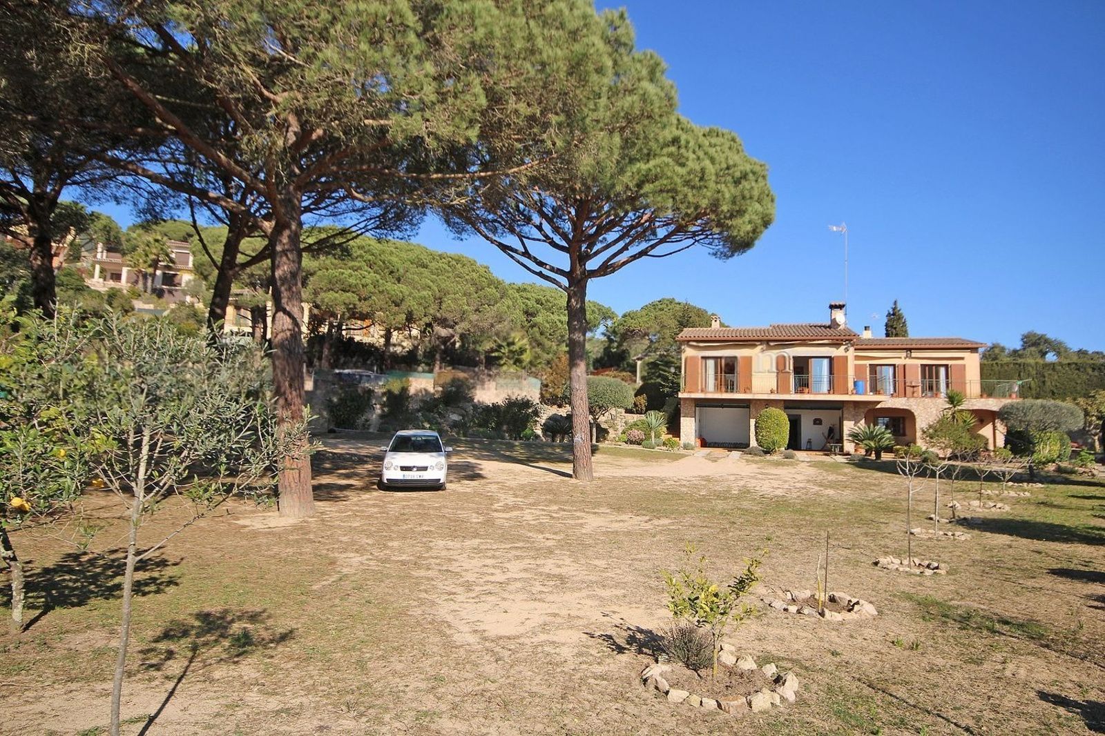 Hus i Lloret de Mar, Girona, Spanien 4 sovrum, 350 kvm. Nr. 168484