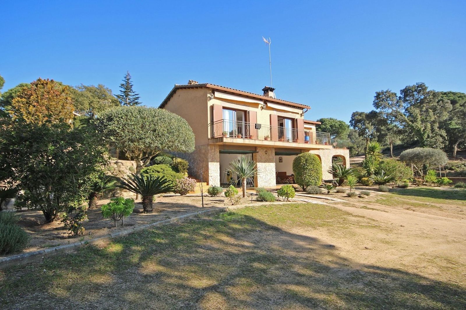 Hus i Lloret de Mar, Girona, Spanien 4 sovrum, 350 kvm. Nr. 168484