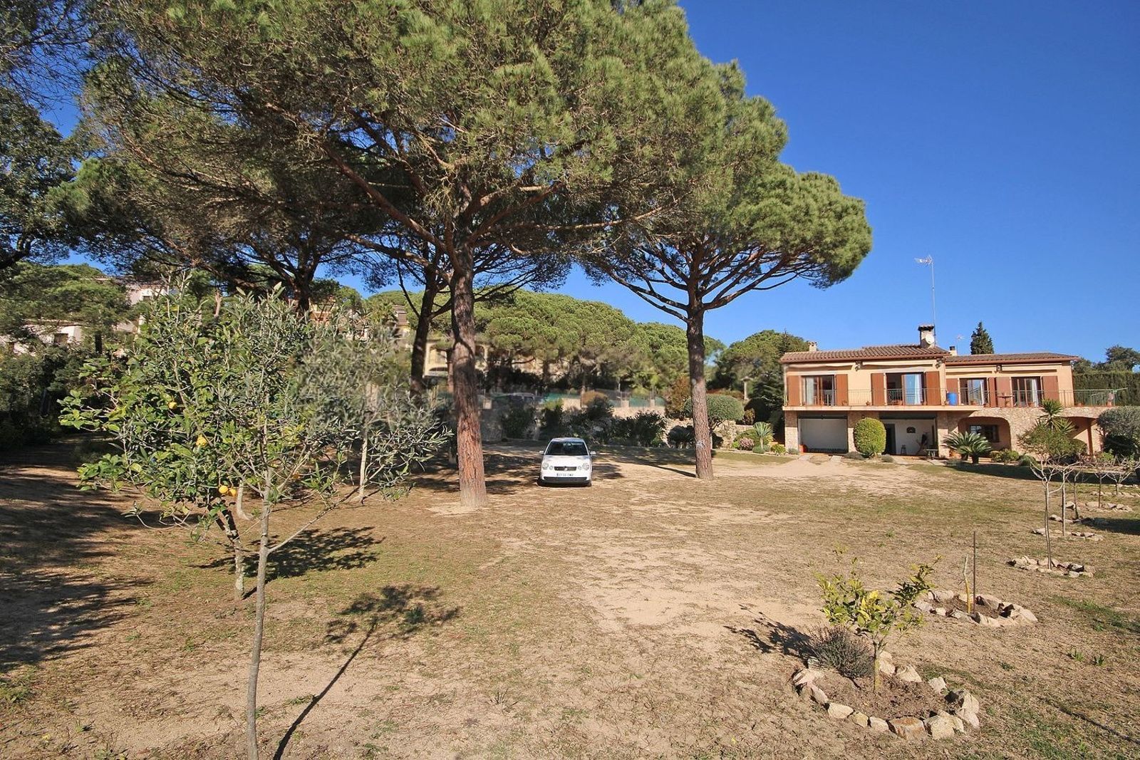 Hus i Lloret de Mar, Girona, Spanien 4 sovrum, 350 kvm. Nr. 168484