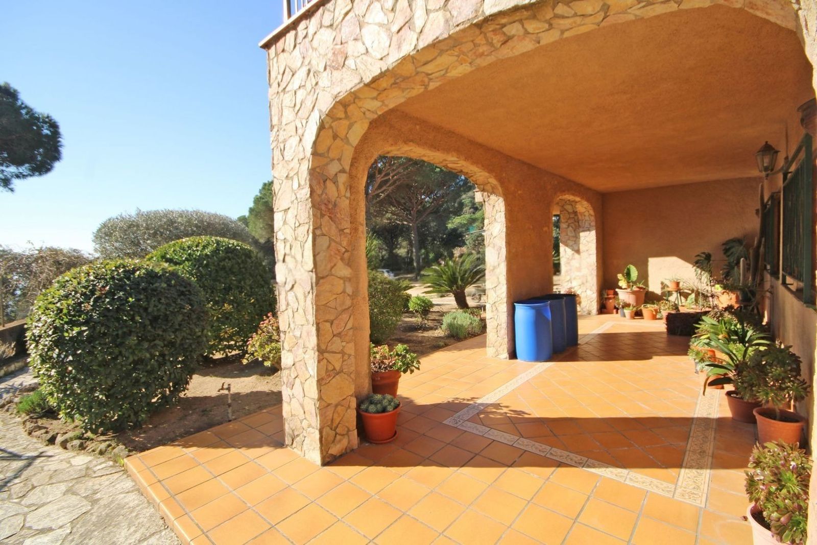 Hus i Lloret de Mar, Girona, Spanien 4 sovrum, 350 kvm. Nr. 168484