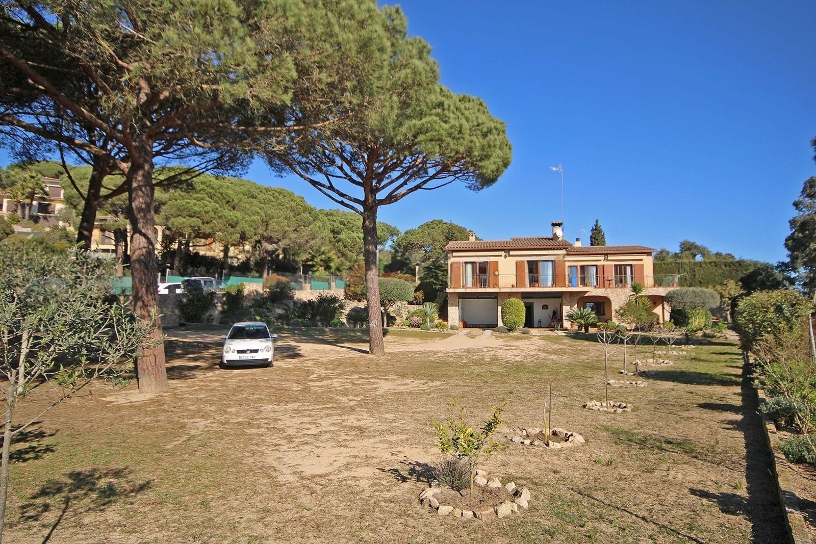 Hus i Lloret de Mar, Girona, Spanien 4 sovrum, 350 kvm. Nr. 168484