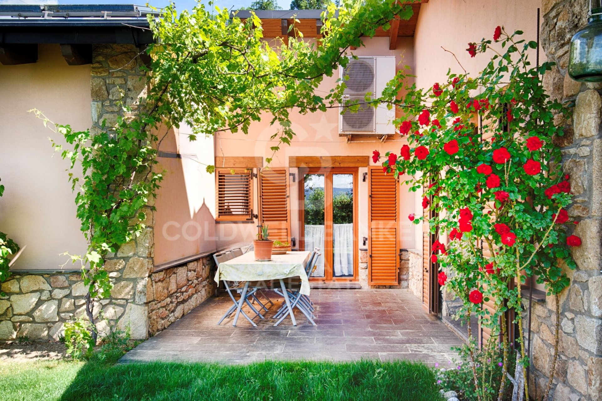 House in Spanien 4 Schlafzimmer, 300 m2 Nr. 178387