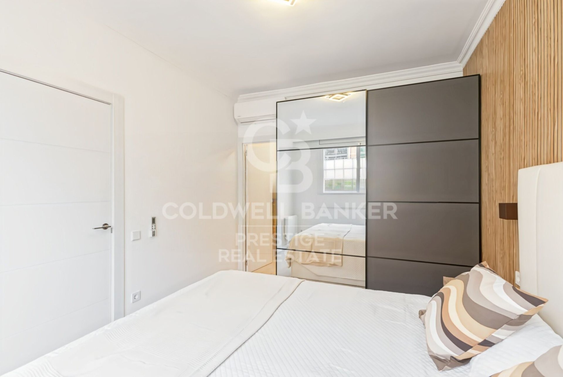 Apartament w Barcelona, Hiszpania 4 sypialnie, 111 mkw. nr 157294
