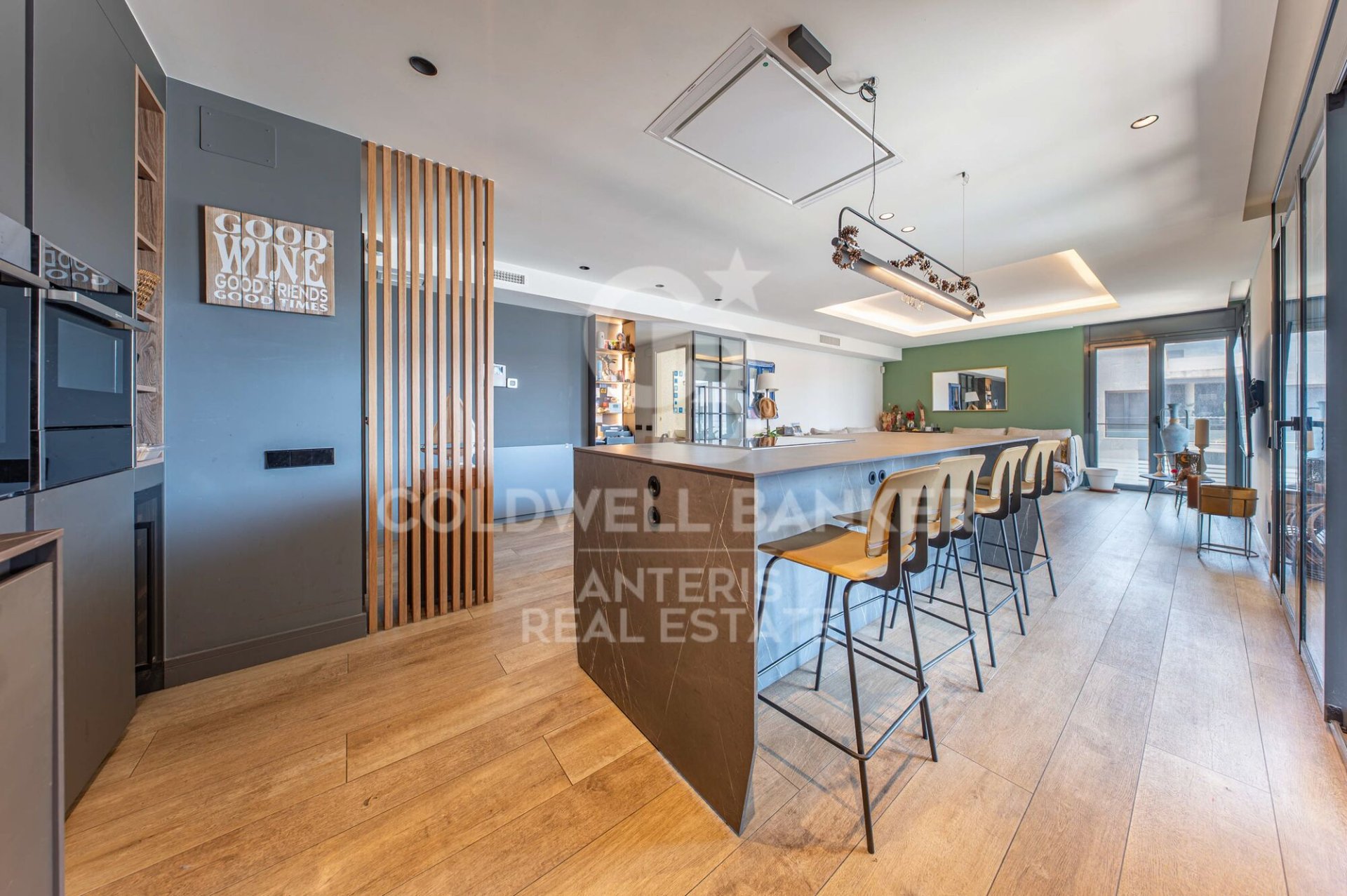 Kattohuoneisto Badalona, Barcelona, Espanja 4 makuuhuonetta, 152 m2 No. 178478