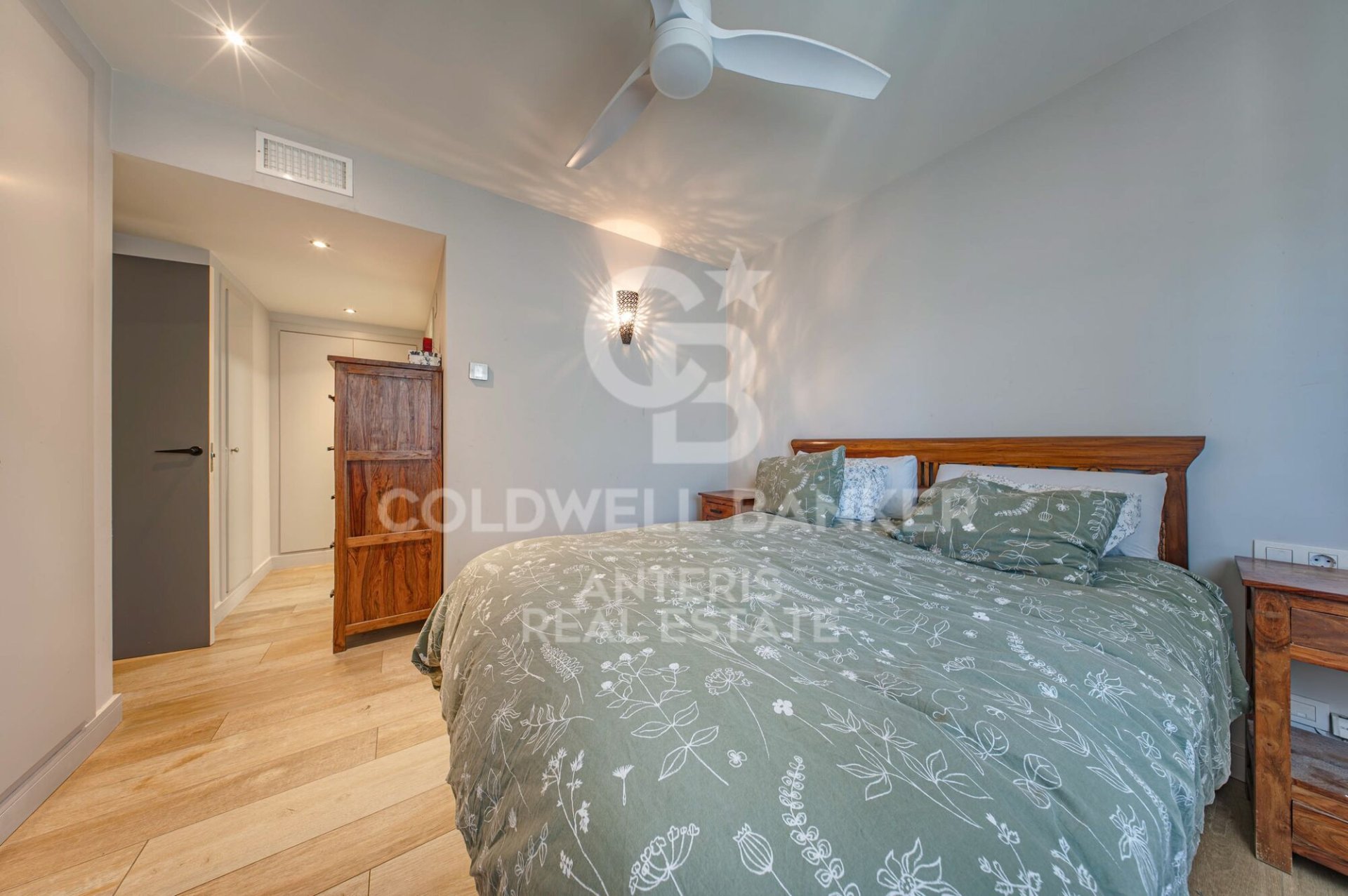 Kattohuoneisto Badalona, Barcelona, Espanja 4 makuuhuonetta, 152 m2 No. 178478