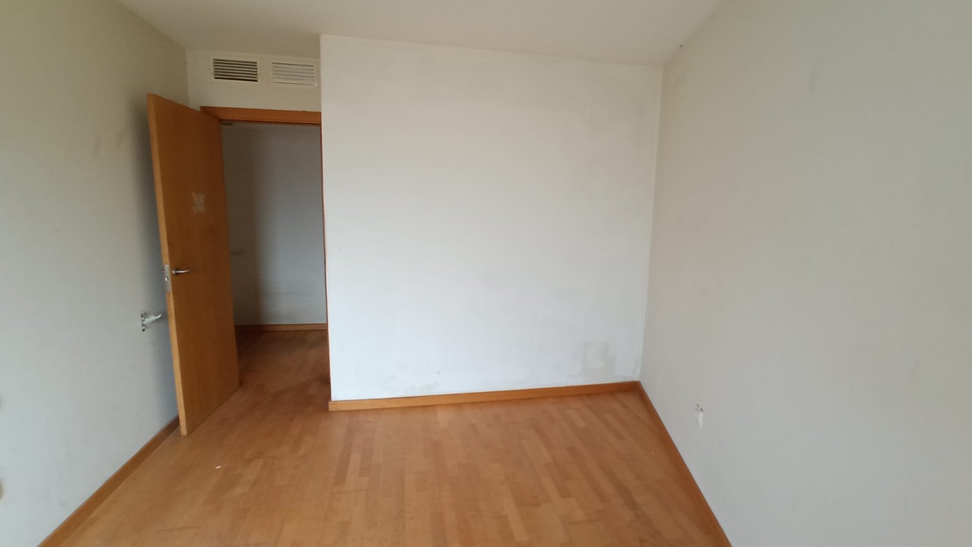 Commercial property in Igualada, Barcelona, Spain 3 bedrooms,  No. 181325