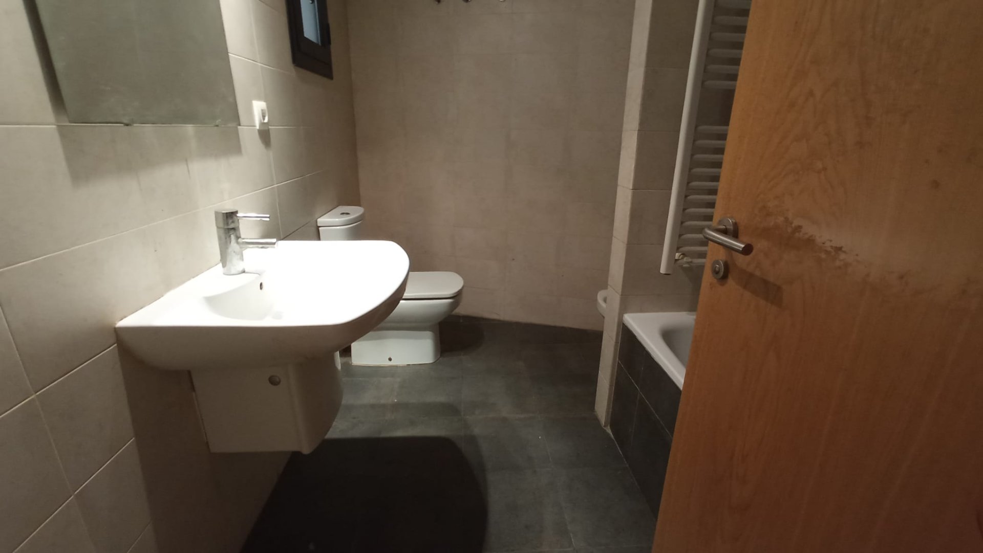 Commercial property in Igualada, Barcelona, Spain 3 bedrooms,  No. 181325