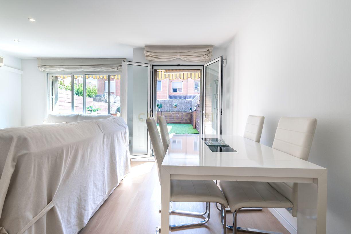 House à Sant Joan Despi, Barcelona, Espagne 4 chambres, 219 m2 No. 181324