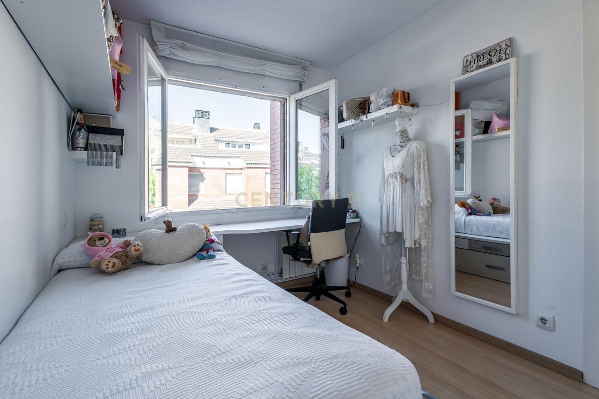House à Sant Joan Despi, Barcelona, Espagne 4 chambres, 219 m2 No. 181324