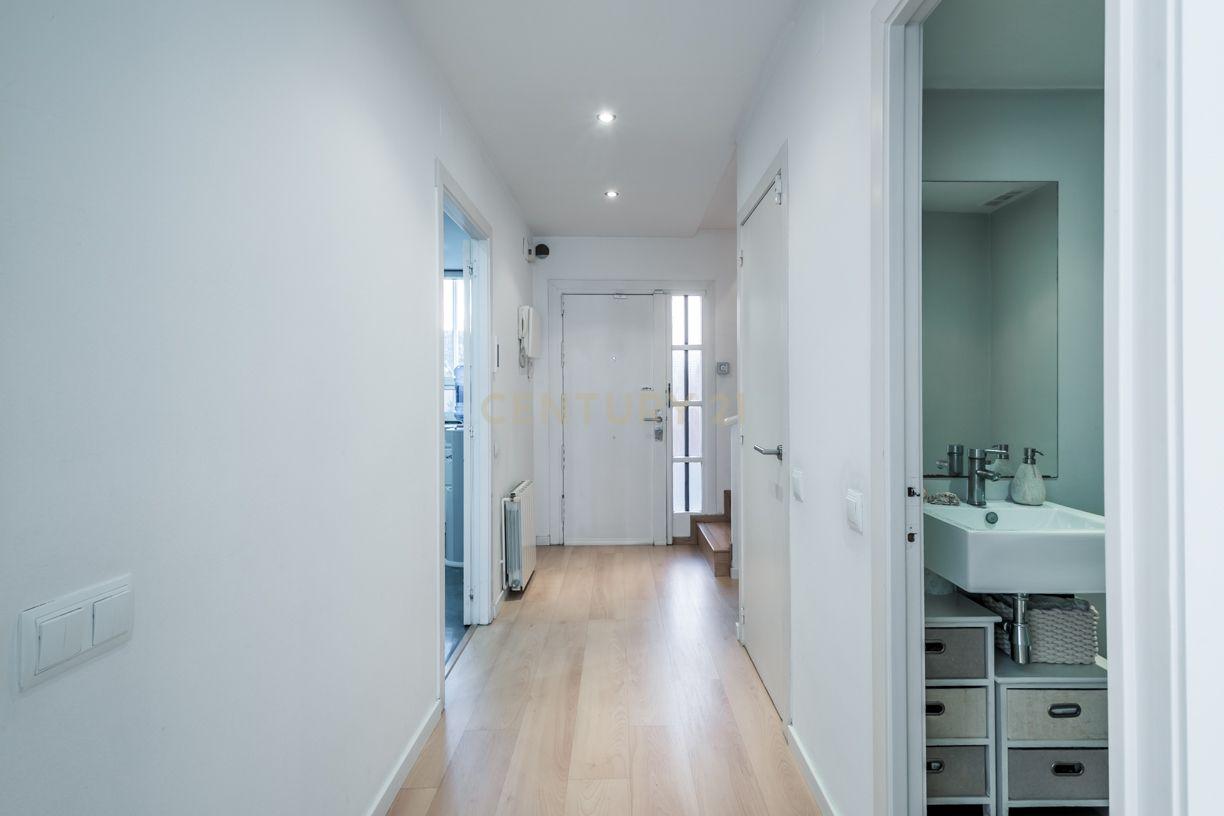 House à Sant Joan Despi, Barcelona, Espagne 4 chambres, 219 m2 No. 181324