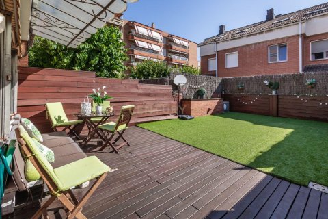 Māja Sant Joan Despi, Barcelona, Spānijā 4 istabas, 219 m2 Nr. 181324