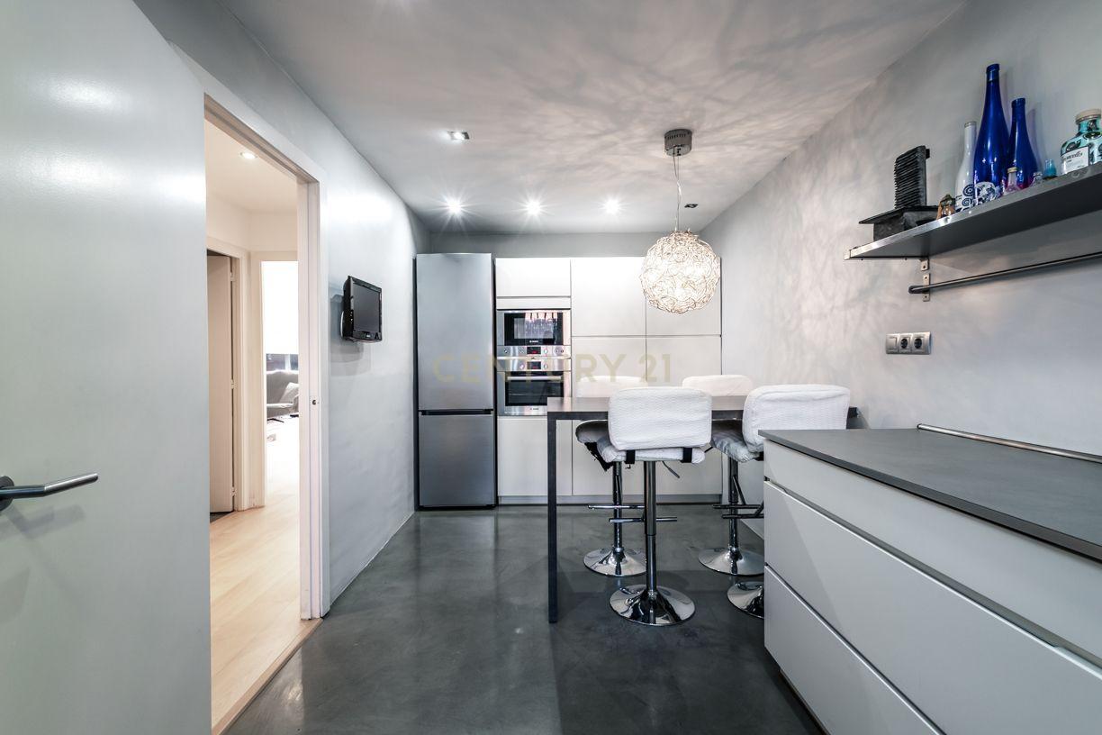 House à Sant Joan Despi, Barcelona, Espagne 4 chambres, 219 m2 No. 181324