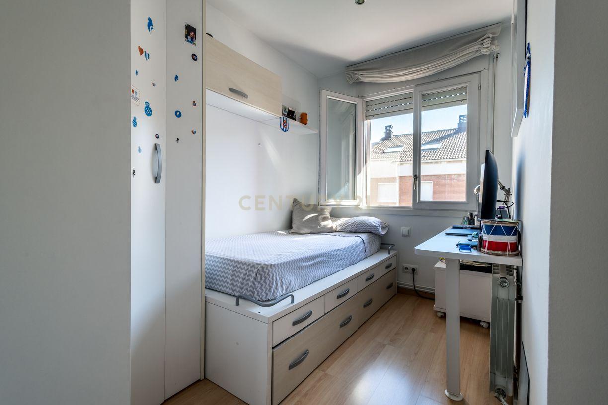 House à Sant Joan Despi, Barcelona, Espagne 4 chambres, 219 m2 No. 181324