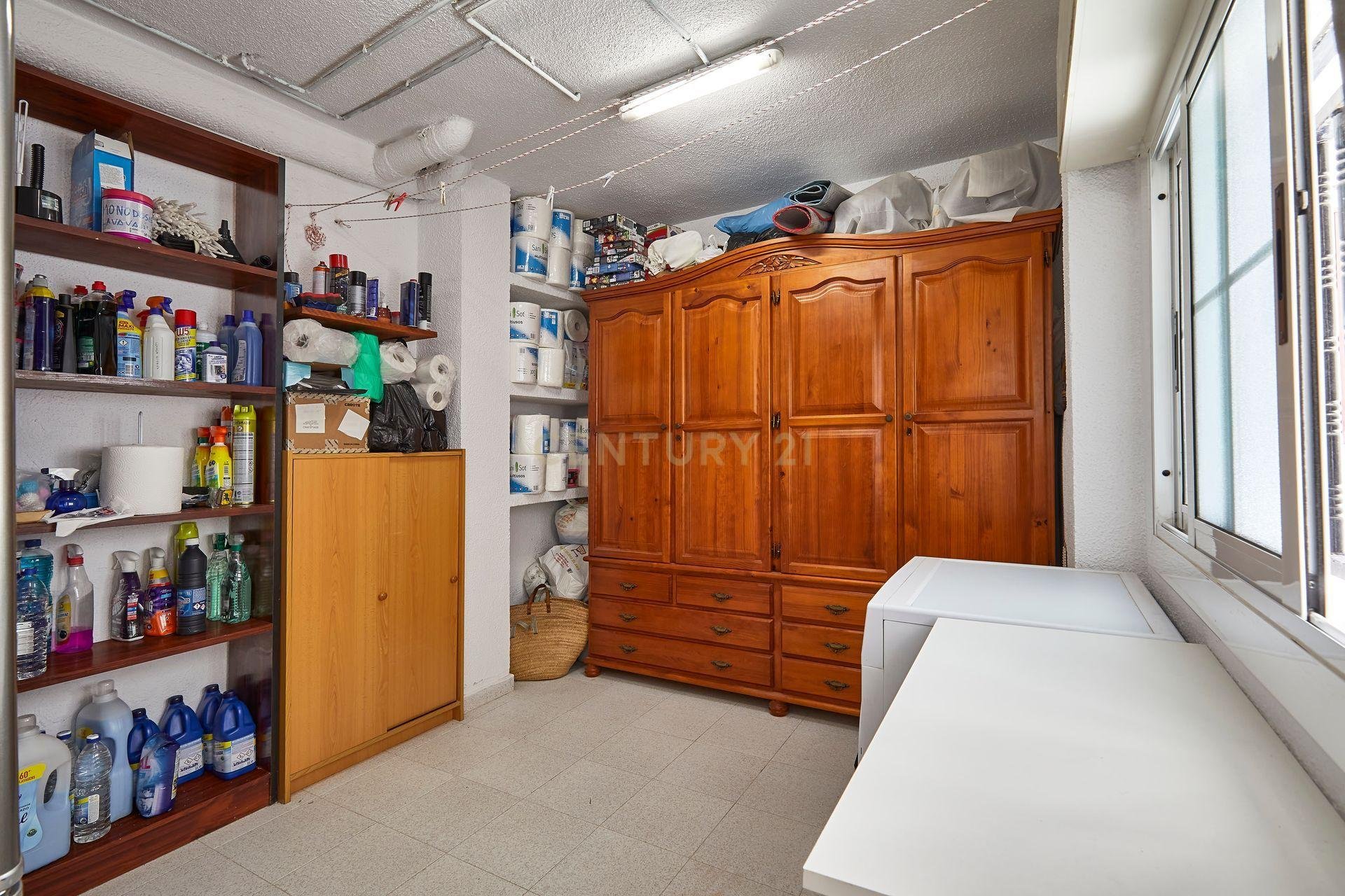 House in Sant Pere de Ribes, Barcelona, Spain 4 bedrooms, 207 sq.m. No. 181320