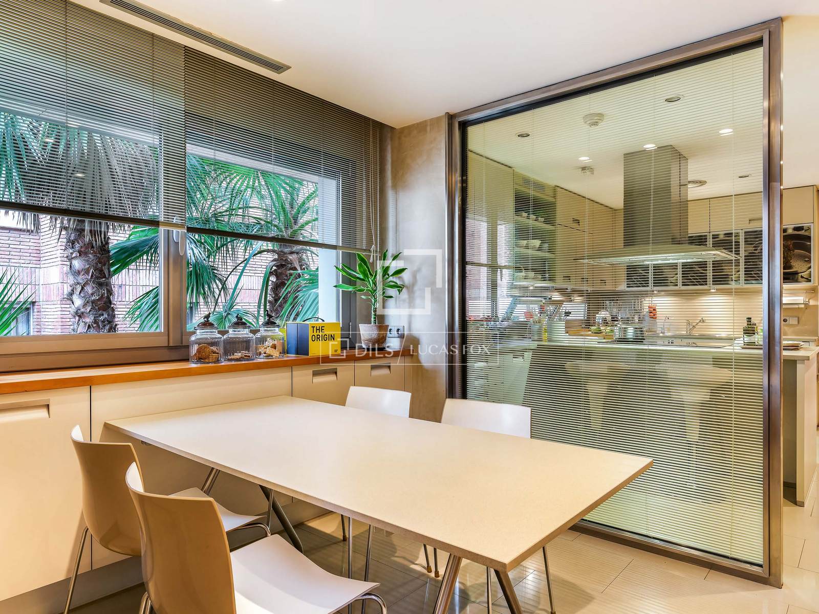 Apartamento en Barcelona, España 5 dormitorios, 400 m2 No. 150492