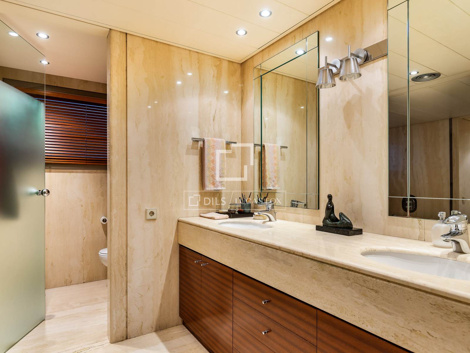 Apartamento en Barcelona, España 5 dormitorios, 400 m2 No. 150492