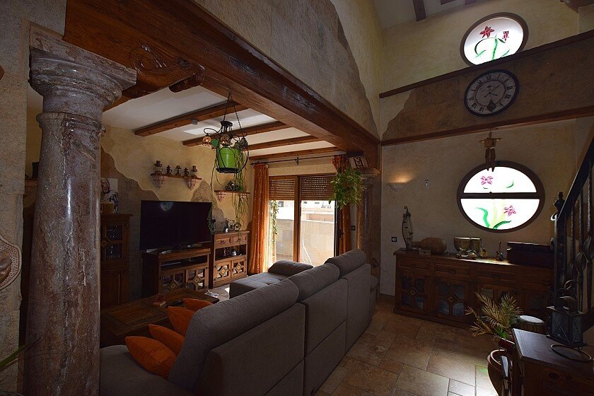 Villa in Redovan, Alicante, Spain 7 bedrooms, 350 sq.m. No. 111291