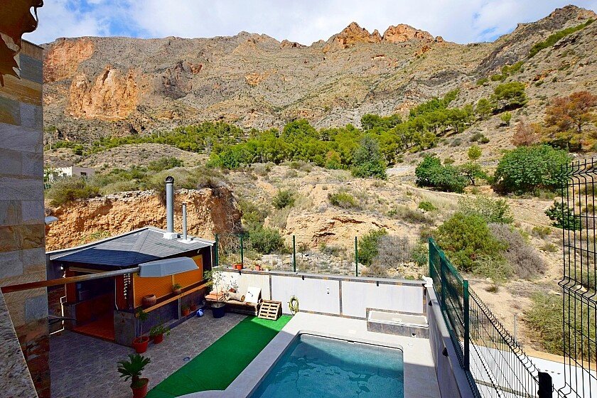 Villa in Redovan, Alicante, Spain 7 bedrooms, 350 sq.m. No. 111291