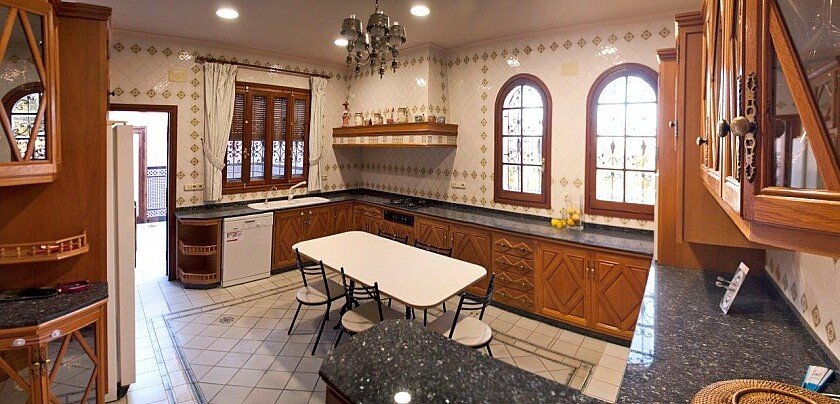 Huoneisto Alicante, Espanja 5 makuuhuonetta, 860 m2 No. 111295