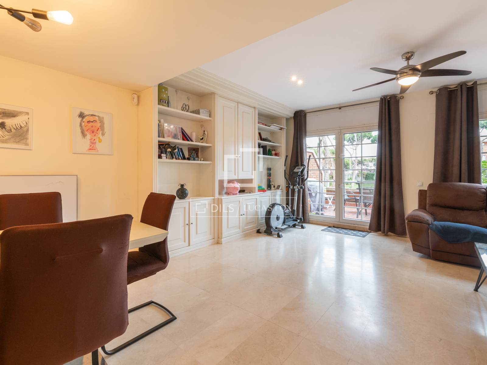 Villa in Gava, Barcelona, Spain 5 bedrooms, 292 sq.m. No. 150878