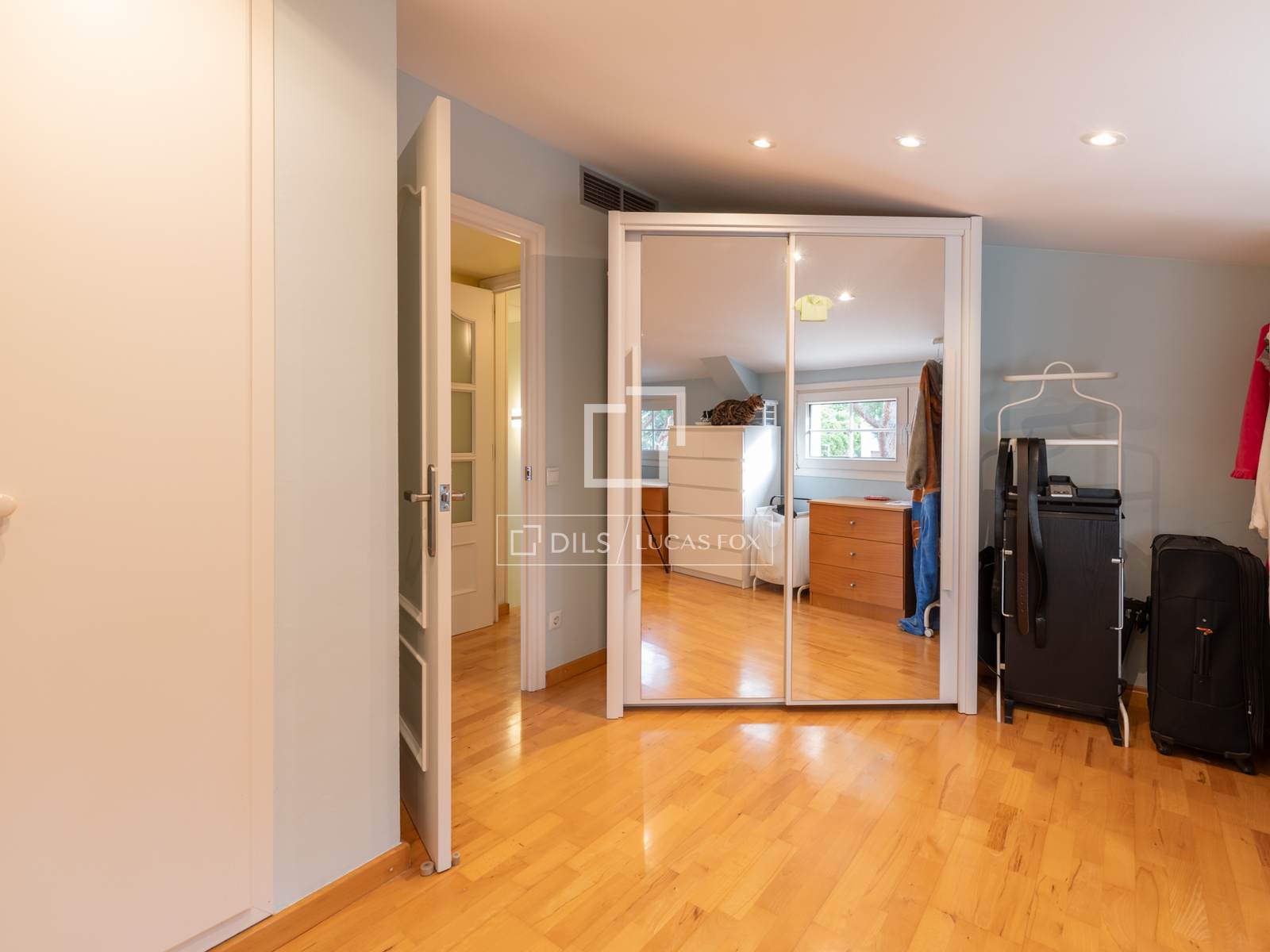 Villa in Gava, Barcelona, Spain 5 bedrooms, 292 sq.m. No. 150878