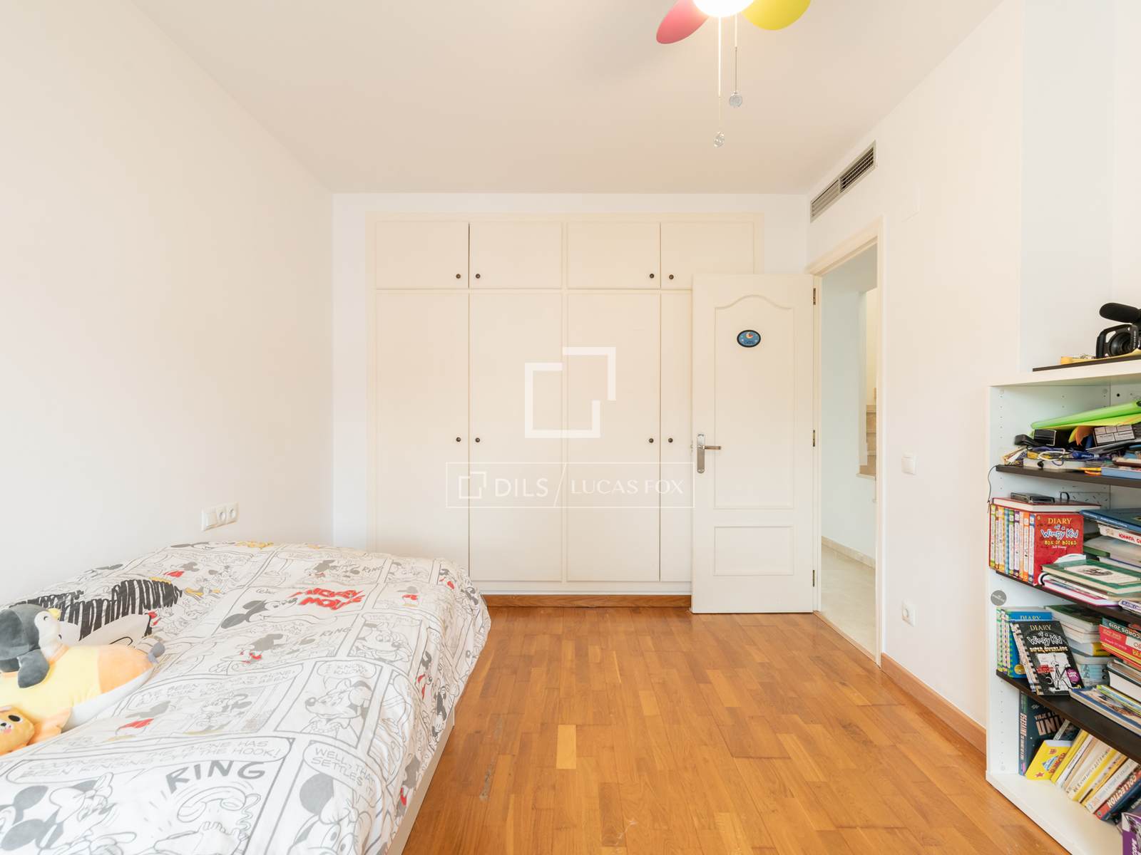 Villa in Gava, Barcelona, Spain 5 bedrooms, 292 sq.m. No. 150878