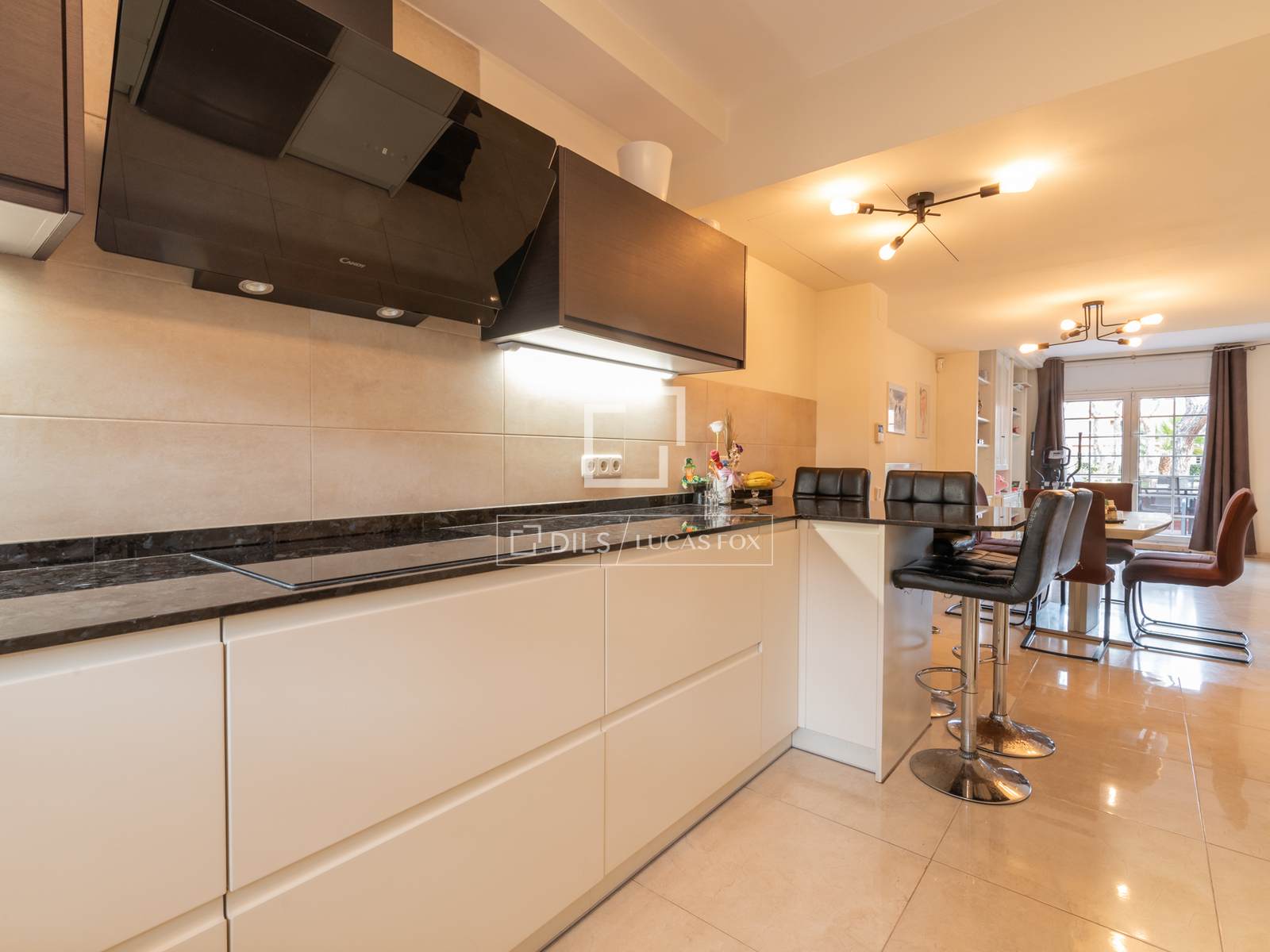 Villa in Gava, Barcelona, Spain 5 bedrooms, 292 sq.m. No. 150878