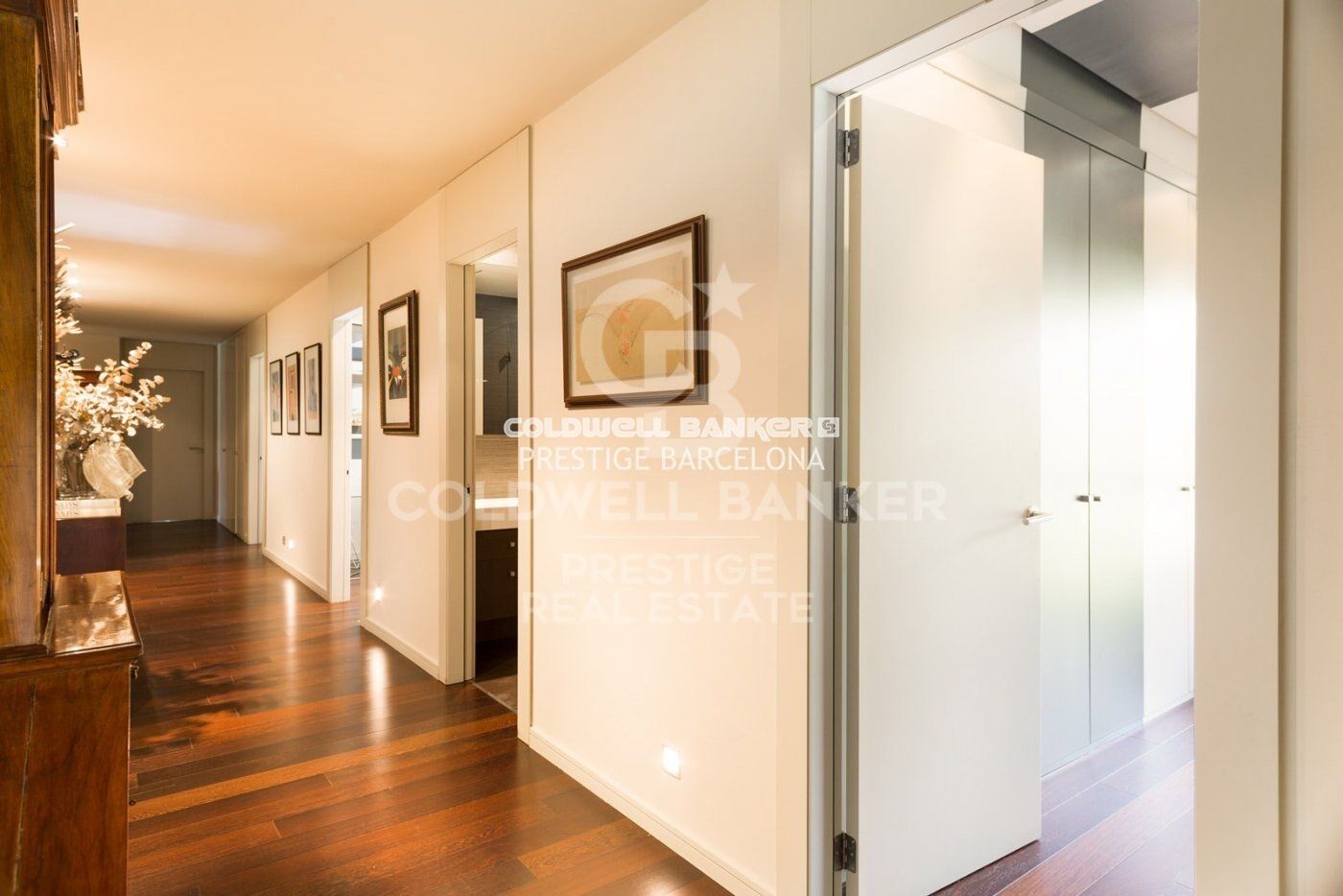 Huoneisto Barcelona, Espanja 5 makuuhuonetta, 500 m2 No. 160396
