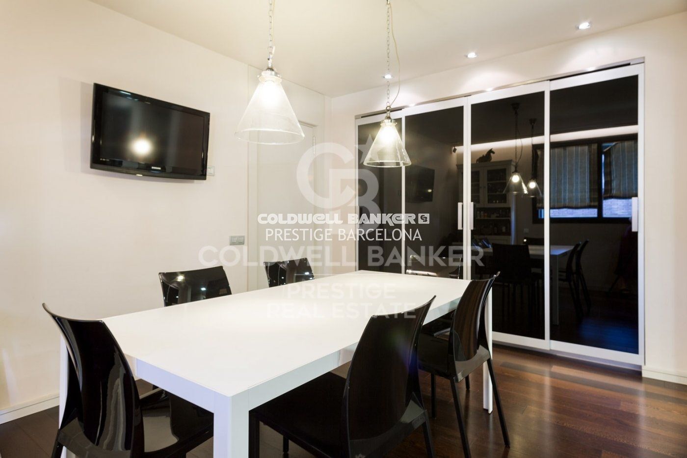 Huoneisto Barcelona, Espanja 5 makuuhuonetta, 500 m2 No. 160396