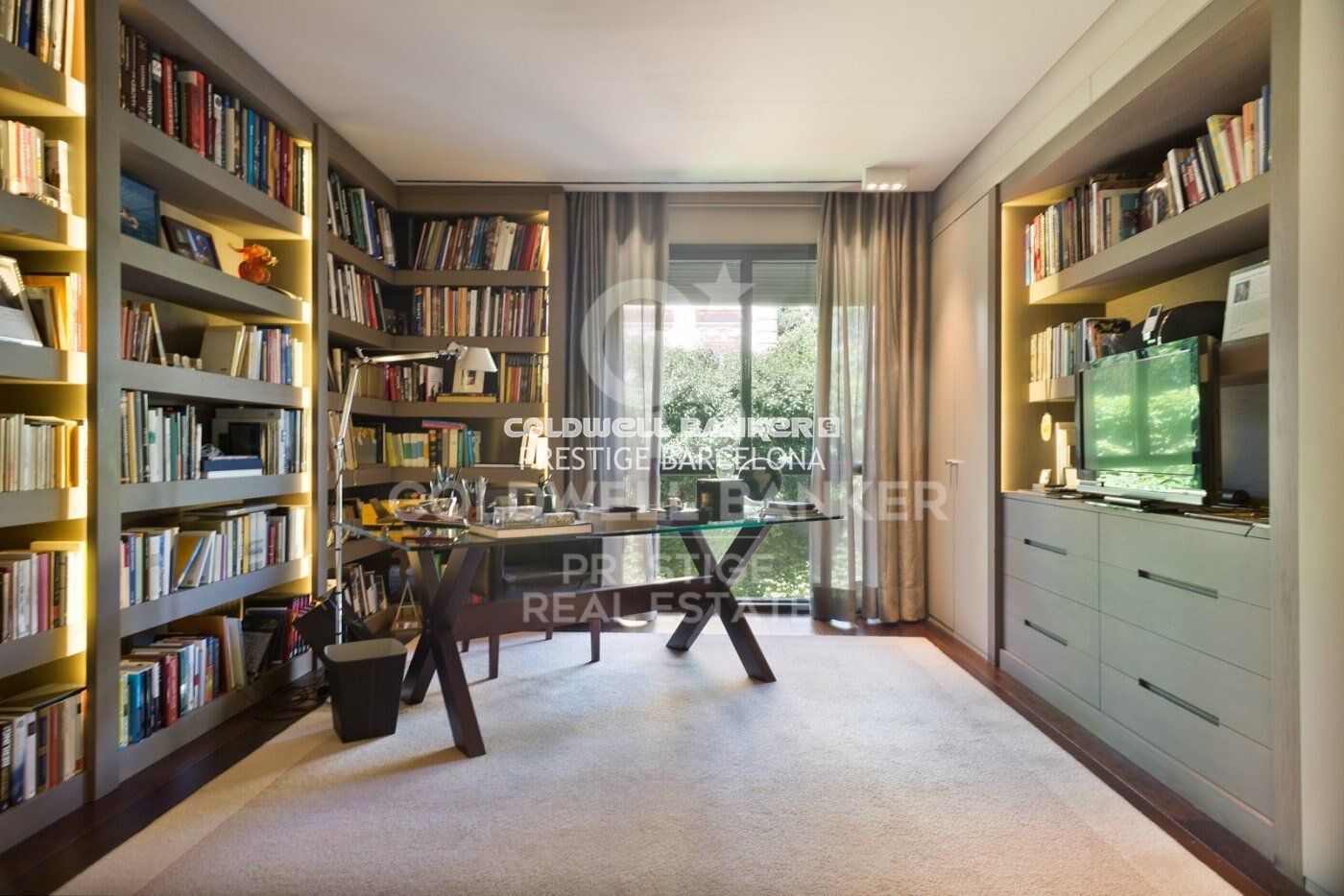 Huoneisto Barcelona, Espanja 5 makuuhuonetta, 500 m2 No. 160396