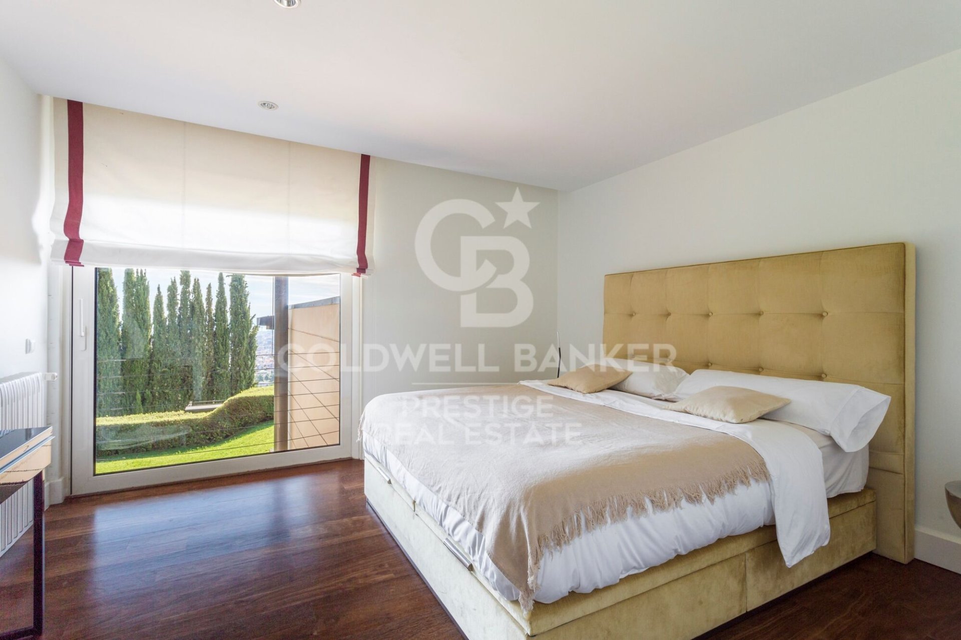 House à Barcelona, Espagne 7 chambres, 900 m2 No. 160394