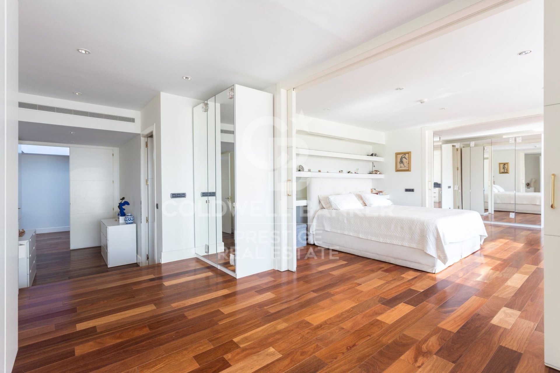 House à Barcelona, Espagne 7 chambres, 900 m2 No. 160394