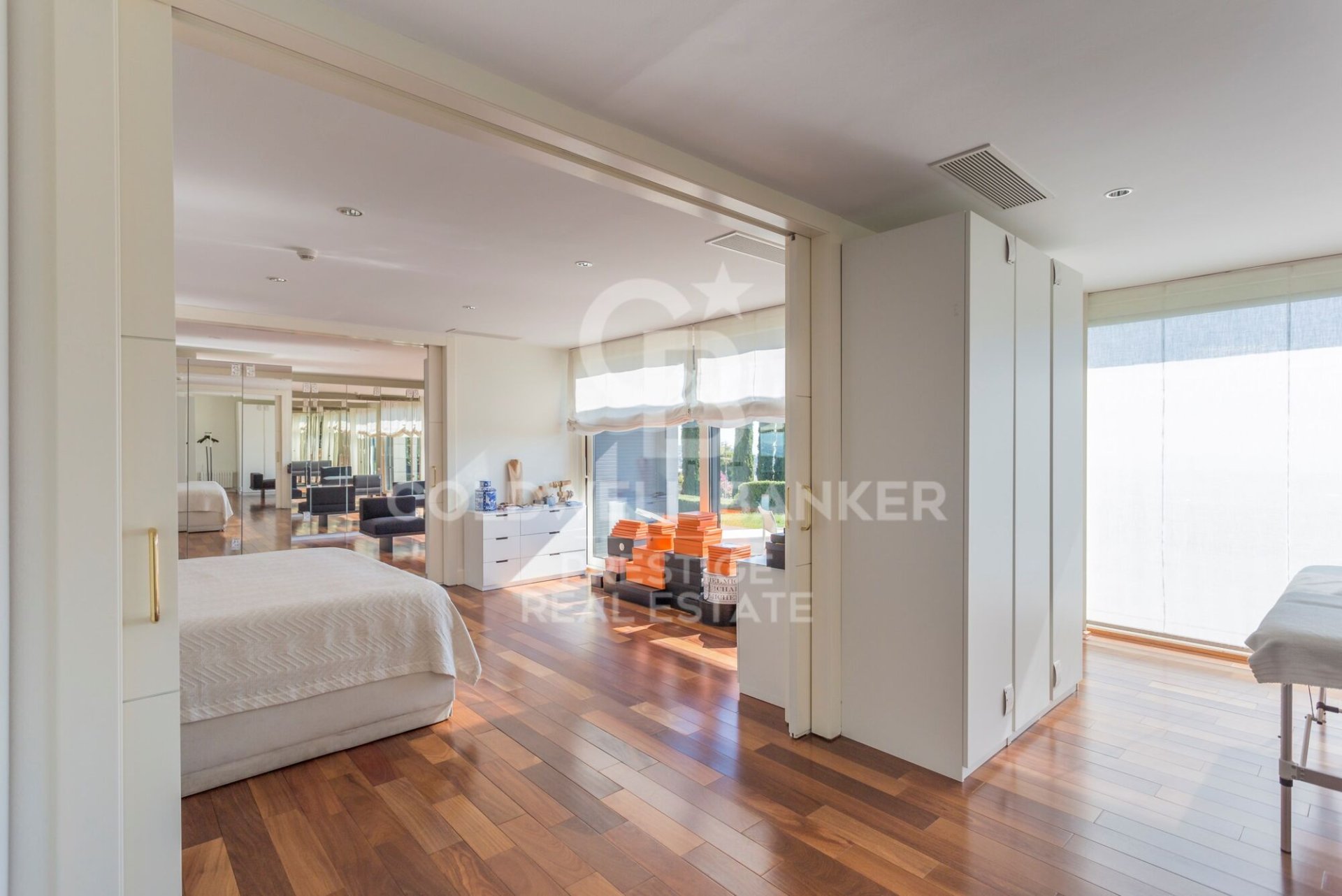 House à Barcelona, Espagne 7 chambres, 900 m2 No. 160394