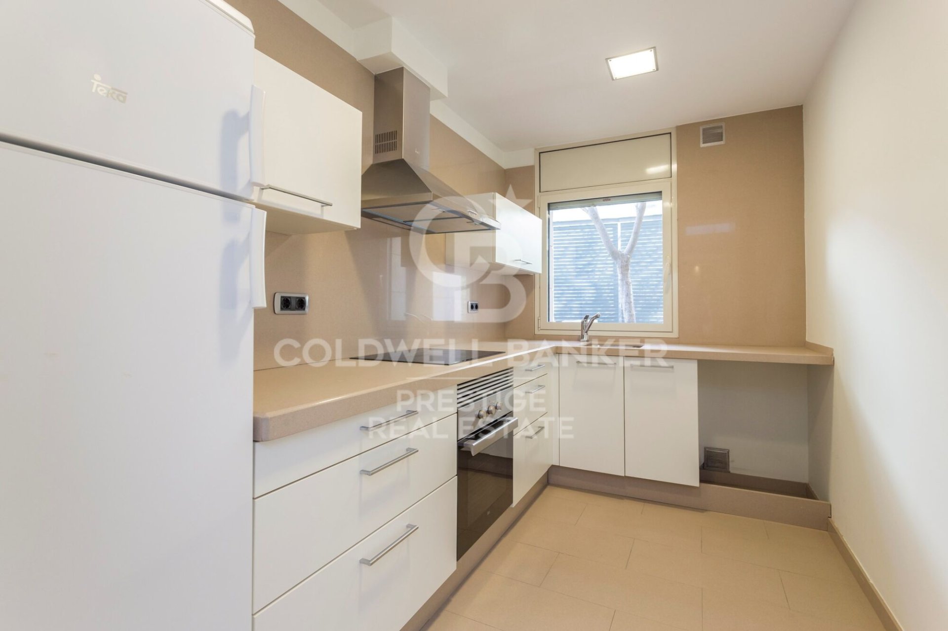House à Barcelona, Espagne 7 chambres, 900 m2 No. 160394