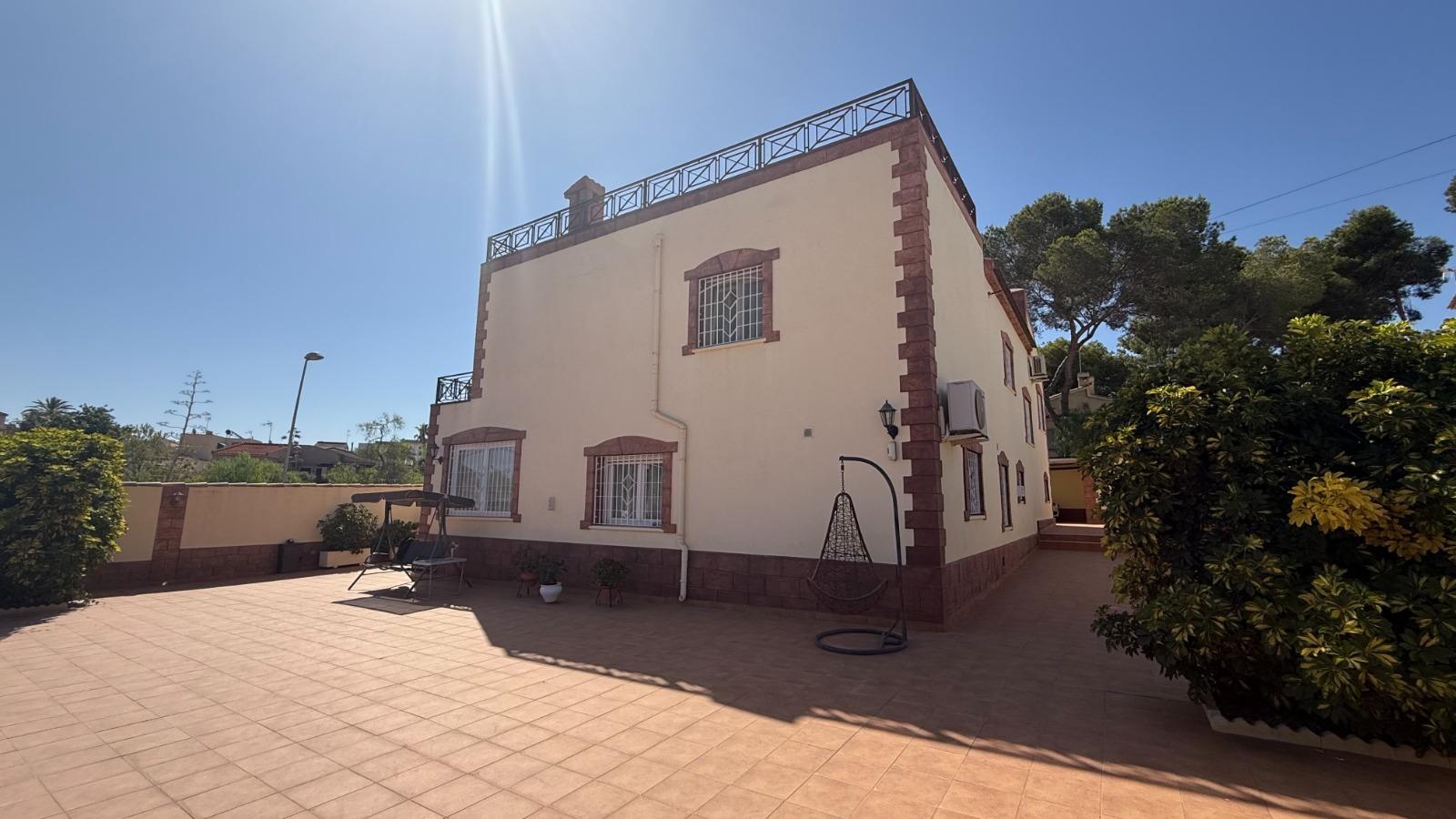 Willa w Torrevieja, Alicante, Hiszpania 7 sypialni, 217 mkw. nr 164477