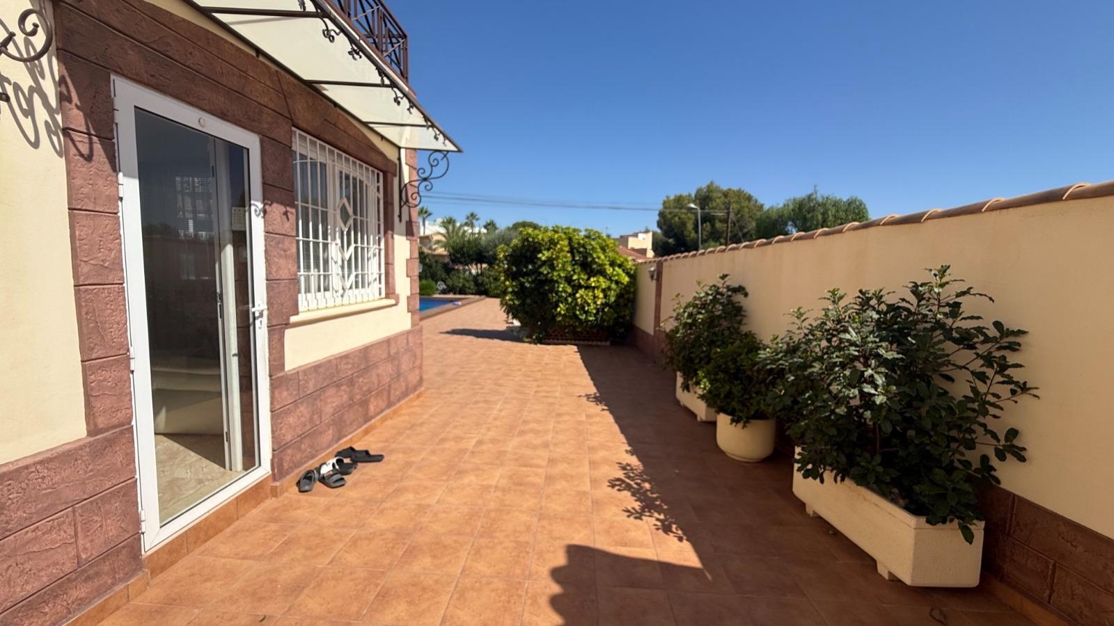 Willa w Torrevieja, Alicante, Hiszpania 7 sypialni, 217 mkw. nr 164477