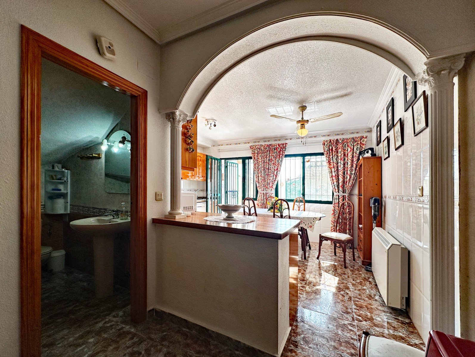 Villetta a schiera a Alicante, Spagna 3 camere da letto, 101 mq. N° 163122