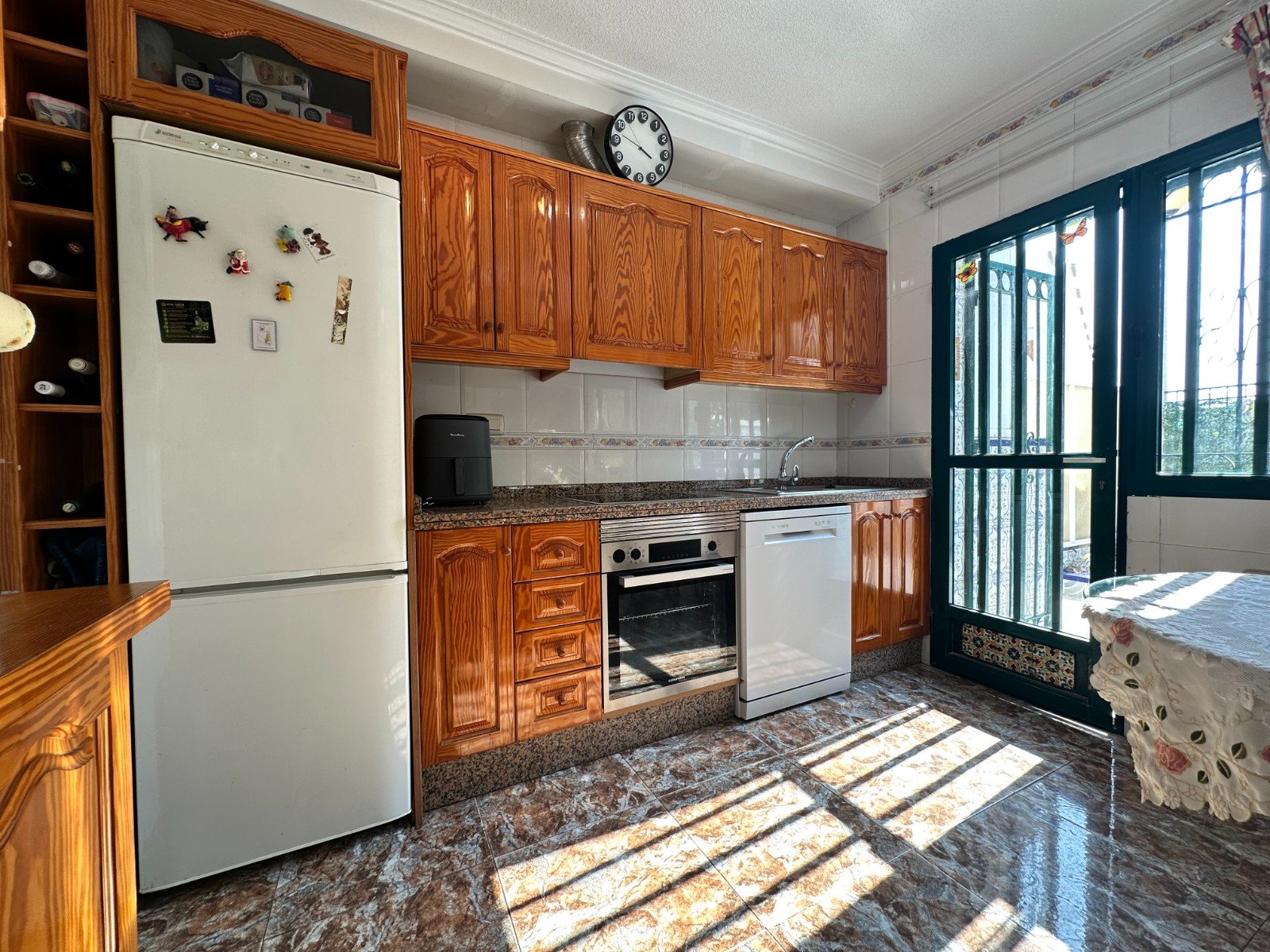 Villetta a schiera a Alicante, Spagna 3 camere da letto, 101 mq. N° 163122