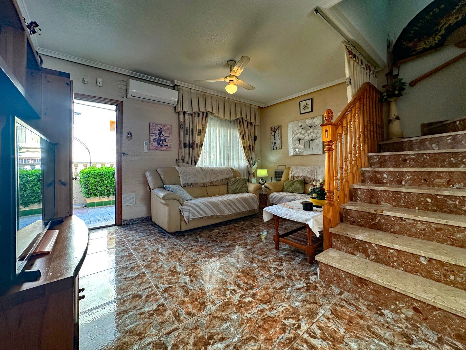 Villetta a schiera a Alicante, Spagna 3 camere da letto, 101 mq. N° 163122