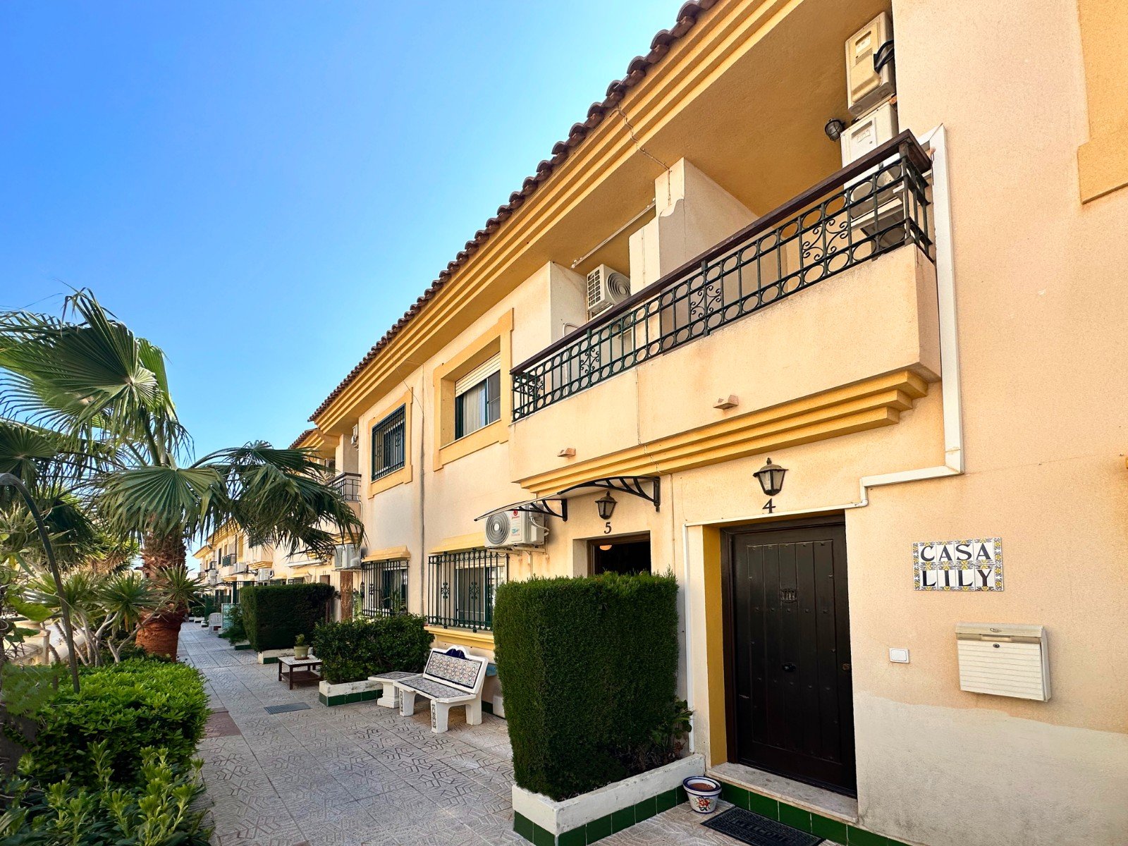 Villetta a schiera a Alicante, Spagna 3 camere da letto, 101 mq. N° 163122